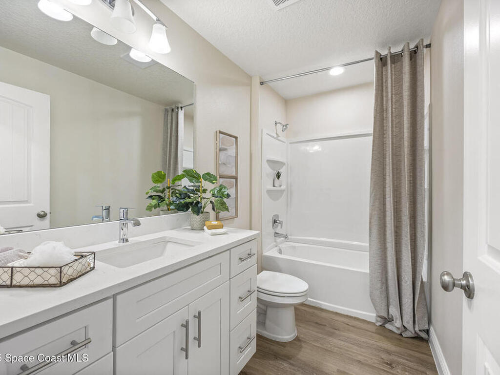 238 Hidden Woods Place, Melbourne, FL 32901