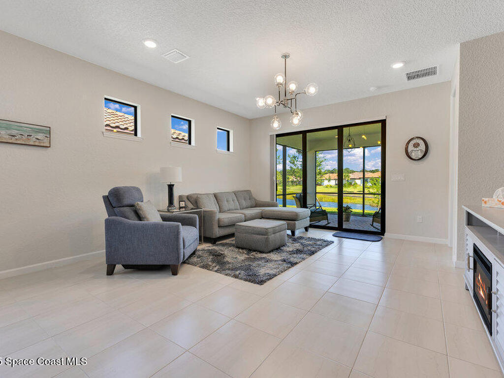 4054 Basket Oak Circle, Vero Beach, FL 32967