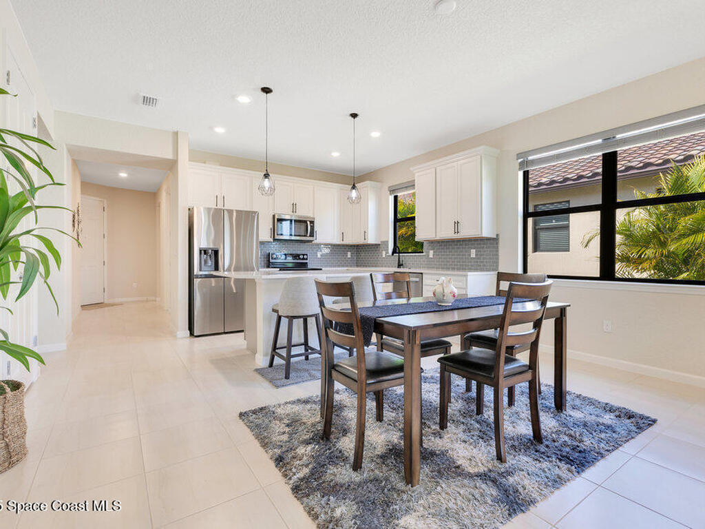 4054 Basket Oak Circle, Vero Beach, FL 32967