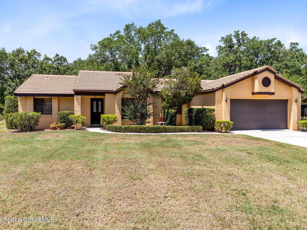 2560 Greenwood Drive, Kissimmee, FL 34744
