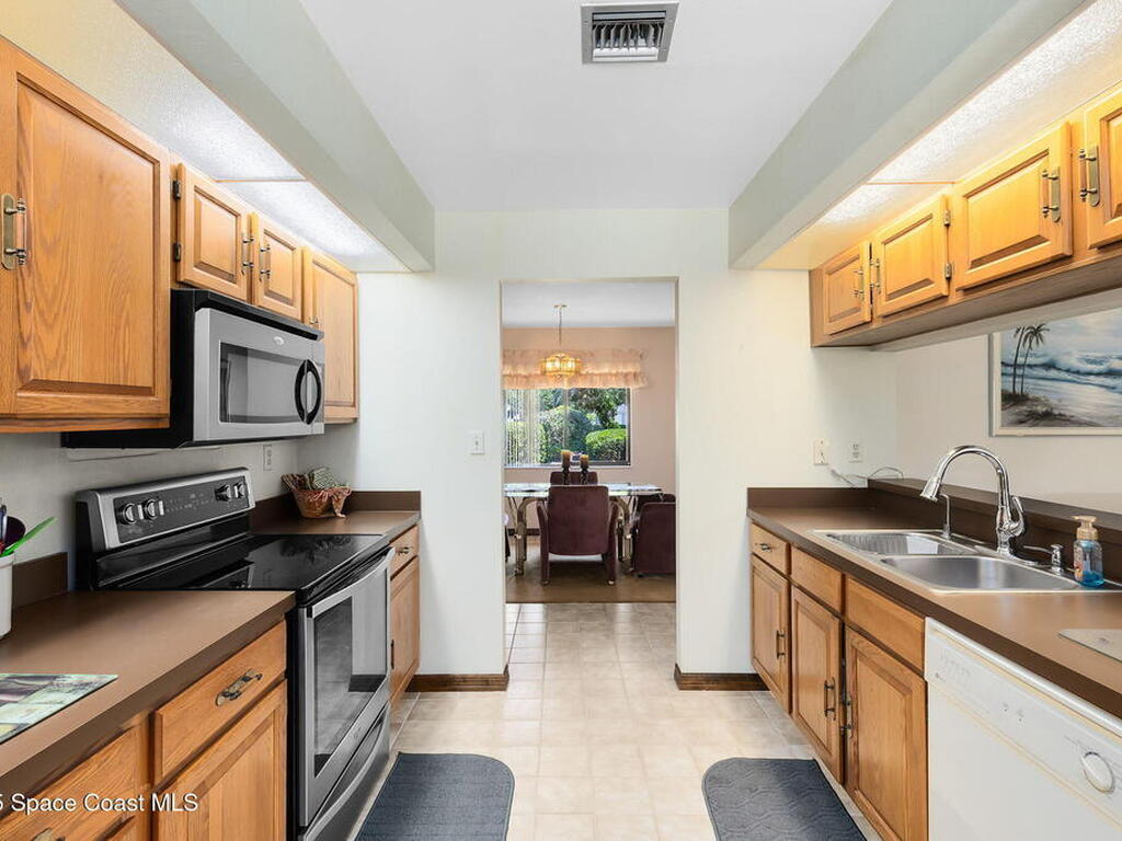 2560 Greenwood Drive, Kissimmee, FL 34744