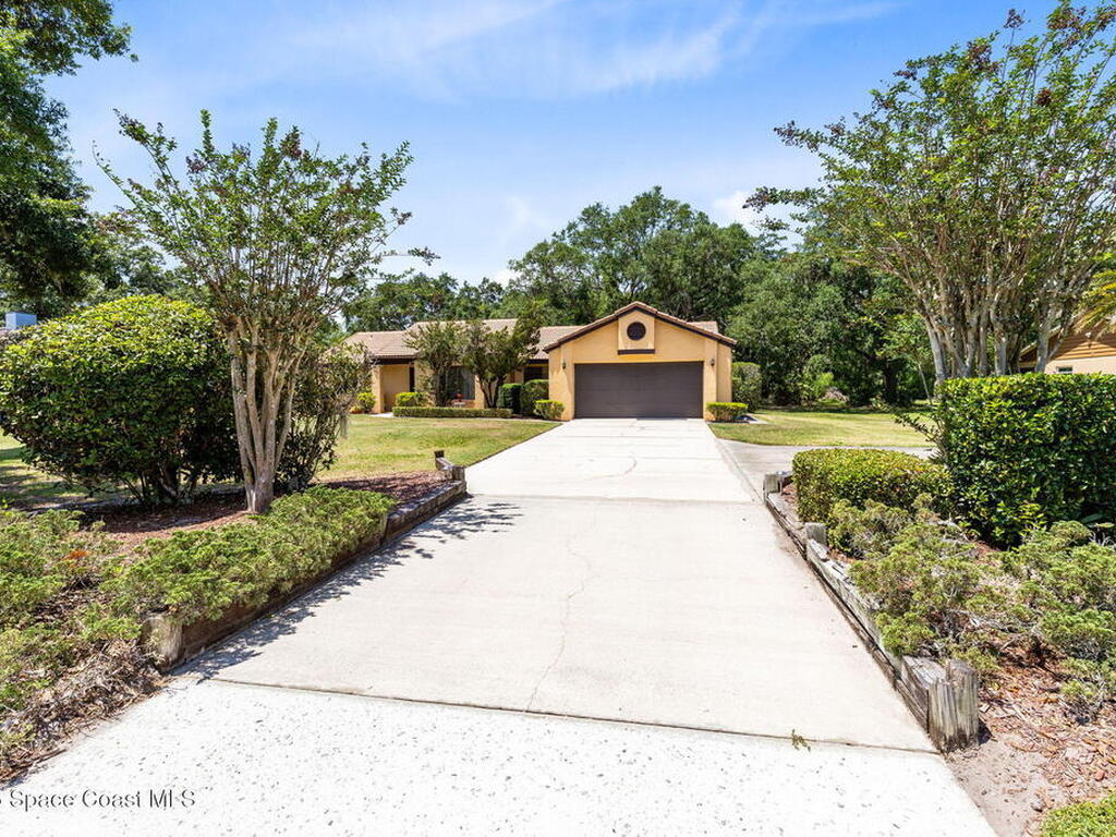 2560 Greenwood Drive, Kissimmee, FL 34744