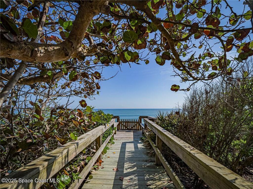 120 N White Jewel Court, Vero Beach, FL 32963