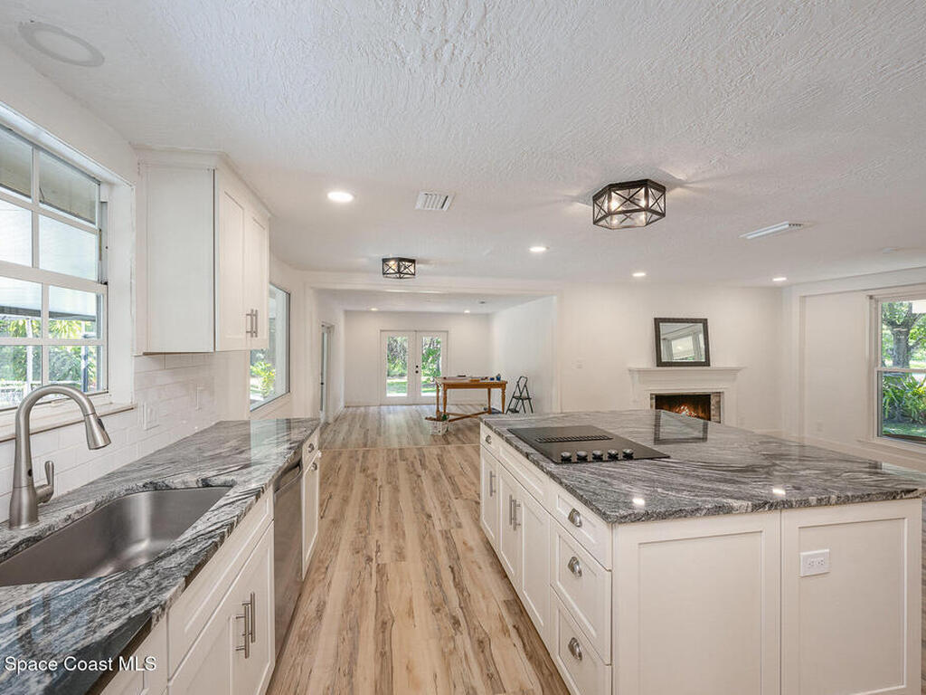 2220 Duncil Lane, Malabar, FL 32950