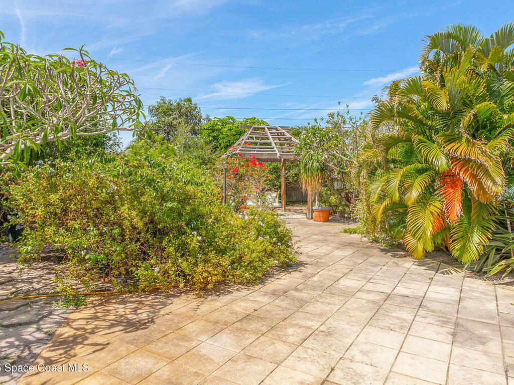 304 Harwood Avenue, Satellite Beach, FL 32937