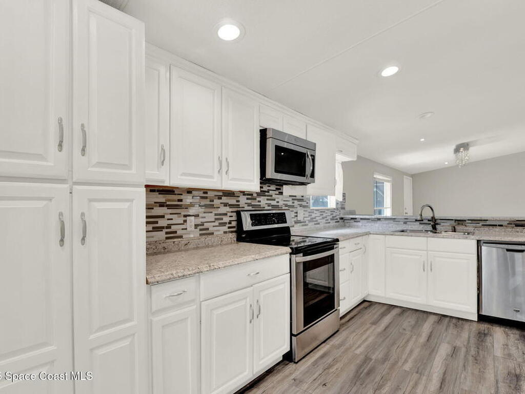 107 Riverside Trail, Satsuma, FL 32189