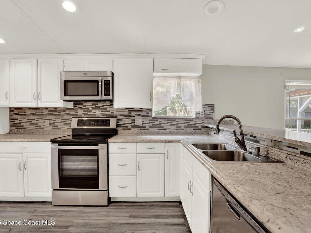 107 Riverside Trail, Satsuma, FL 32189