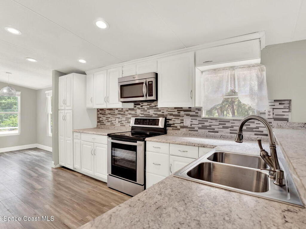 107 Riverside Trail, Satsuma, FL 32189