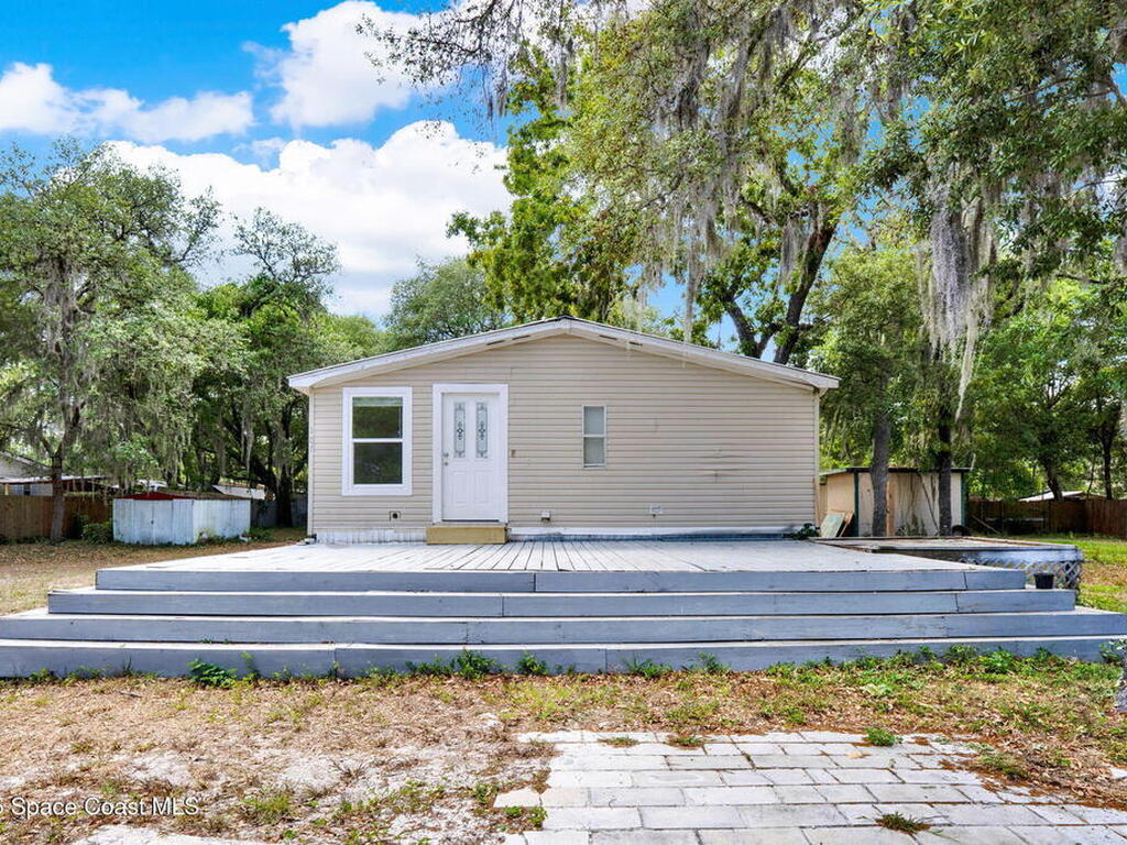 107 Riverside Trail, Satsuma, FL 32189
