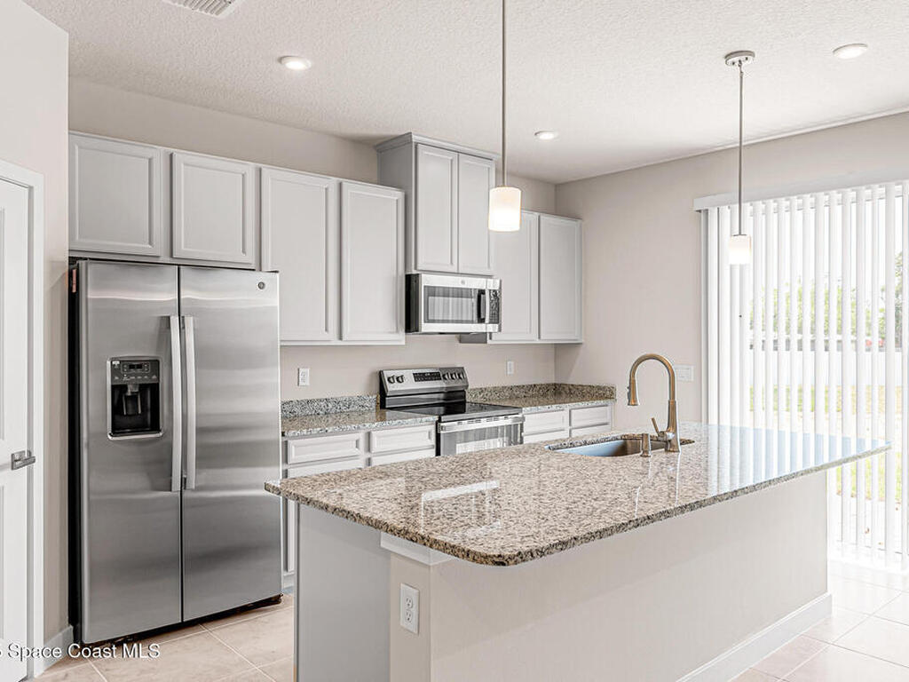 1695 Kendall Pointe Place, Melbourne, FL 32935