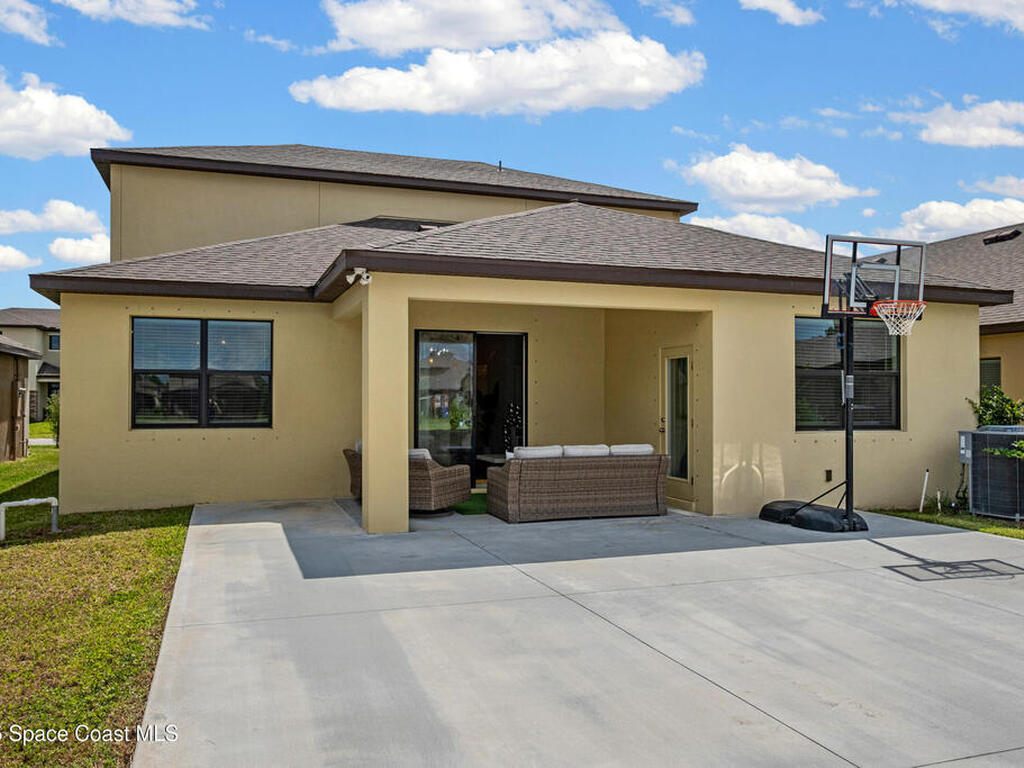 320 Wiregrass Avenue, West Melbourne, FL 32904