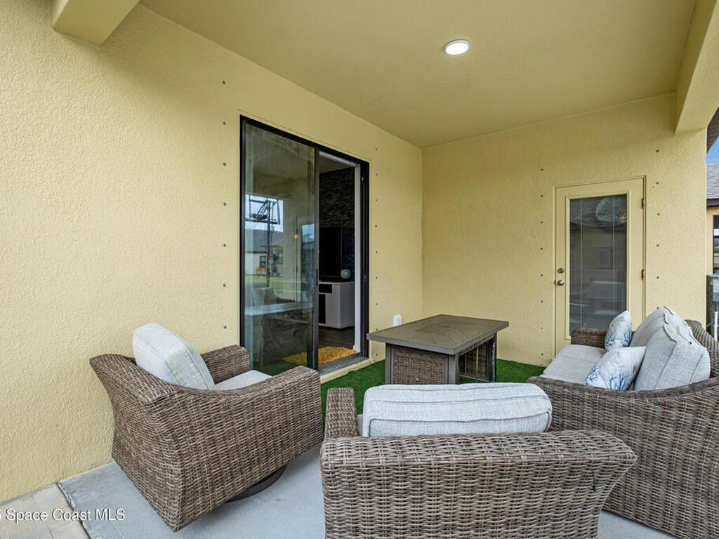 320 Wiregrass Avenue, West Melbourne, FL 32904