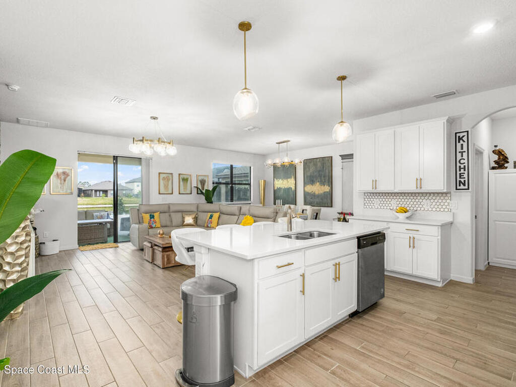 320 Wiregrass Avenue, West Melbourne, FL 32904