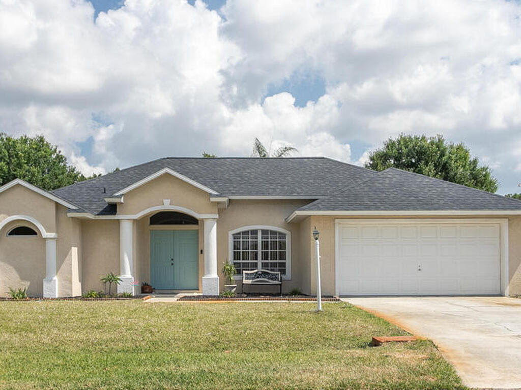 4920 48th Place, Vero Beach, FL 32967