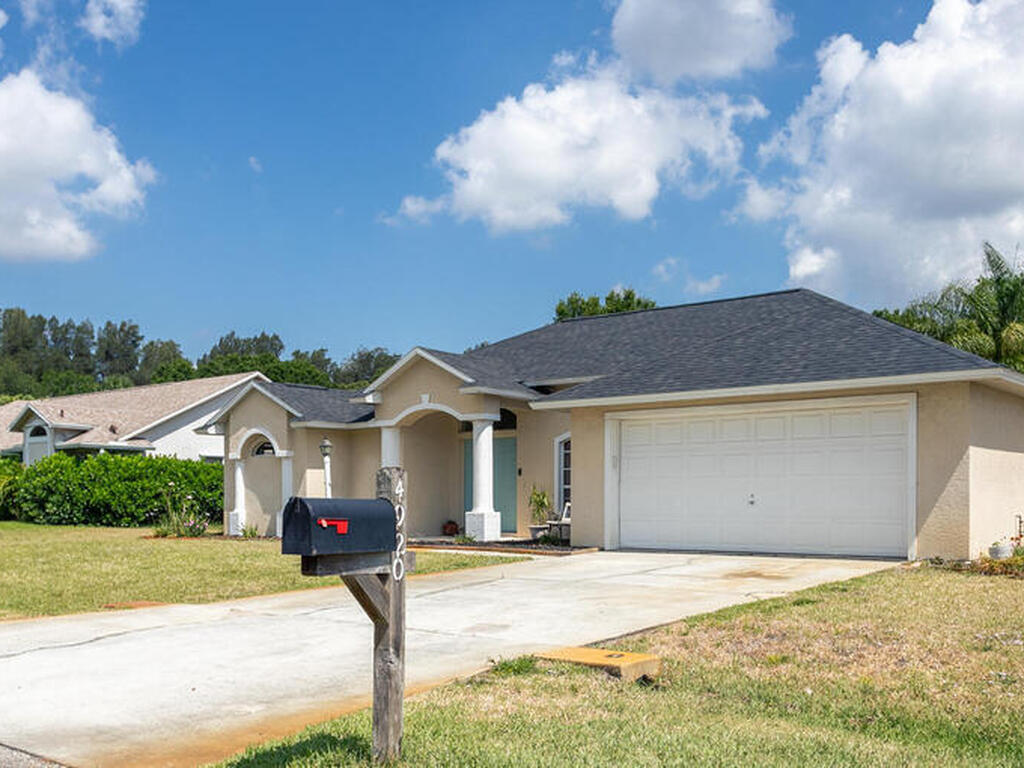 4920 48th Place, Vero Beach, FL 32967
