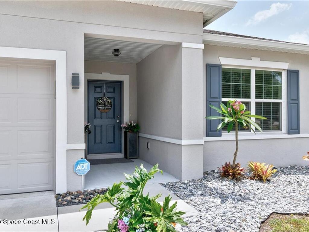 9036 103rd Avenue, Vero Beach, FL 32967