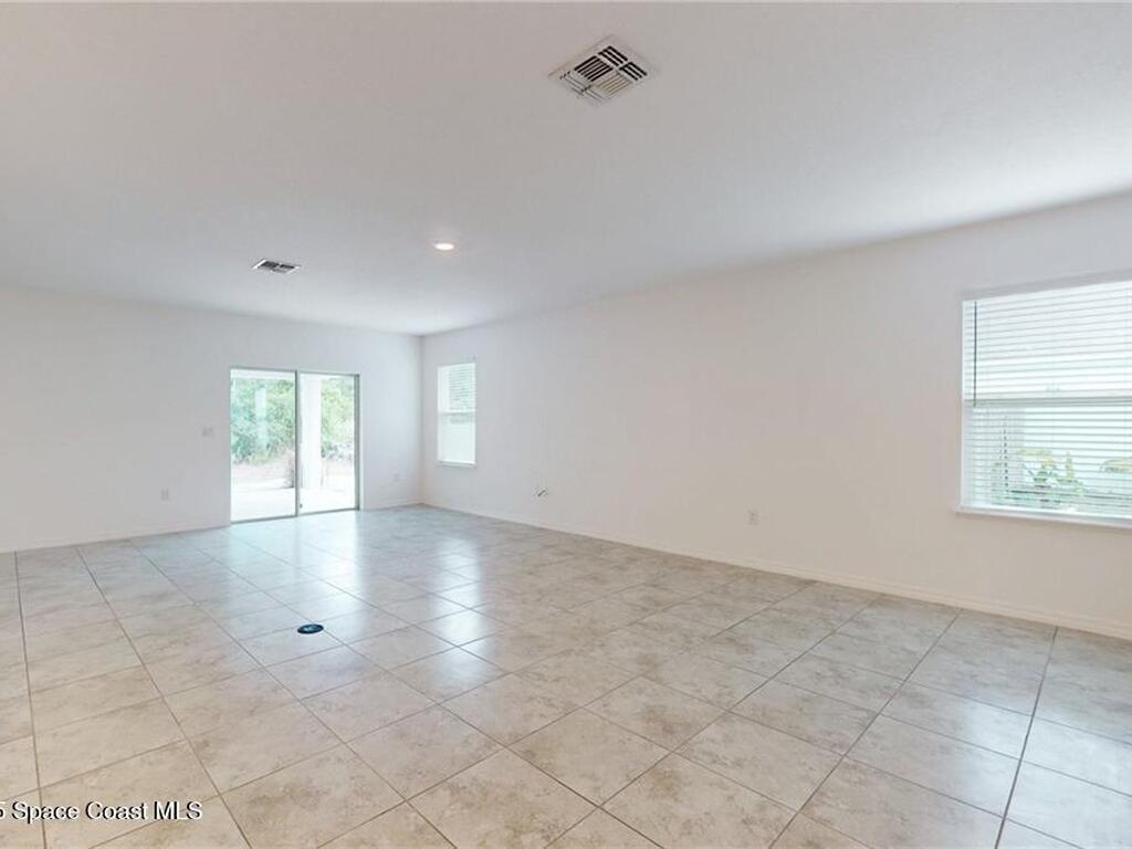 9036 103rd Avenue, Vero Beach, FL 32967