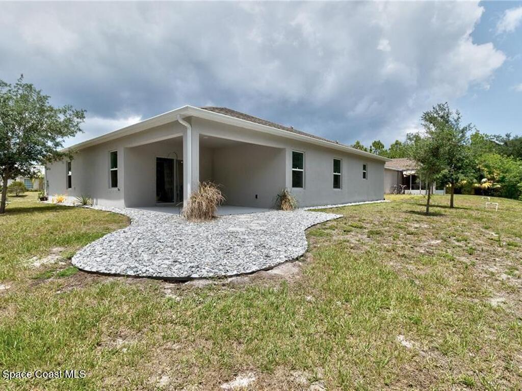 9036 103rd Avenue, Vero Beach, FL 32967