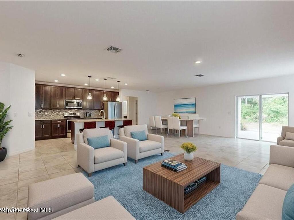 9036 103rd Avenue, Vero Beach, FL 32967