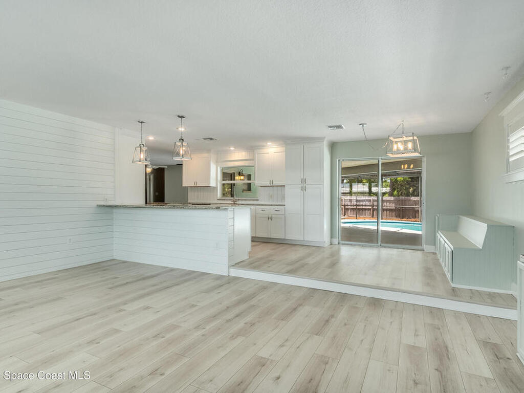 290 S Robert Way, Satellite Beach, FL 32937