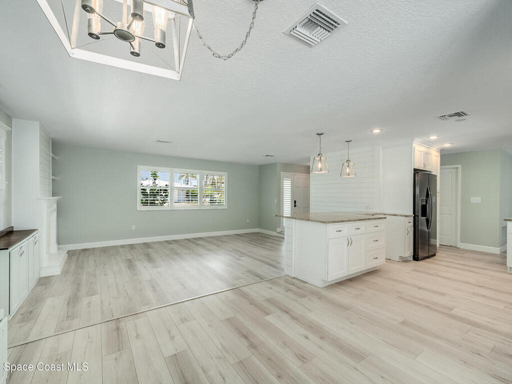 290 S Robert Way, Satellite Beach, FL 32937