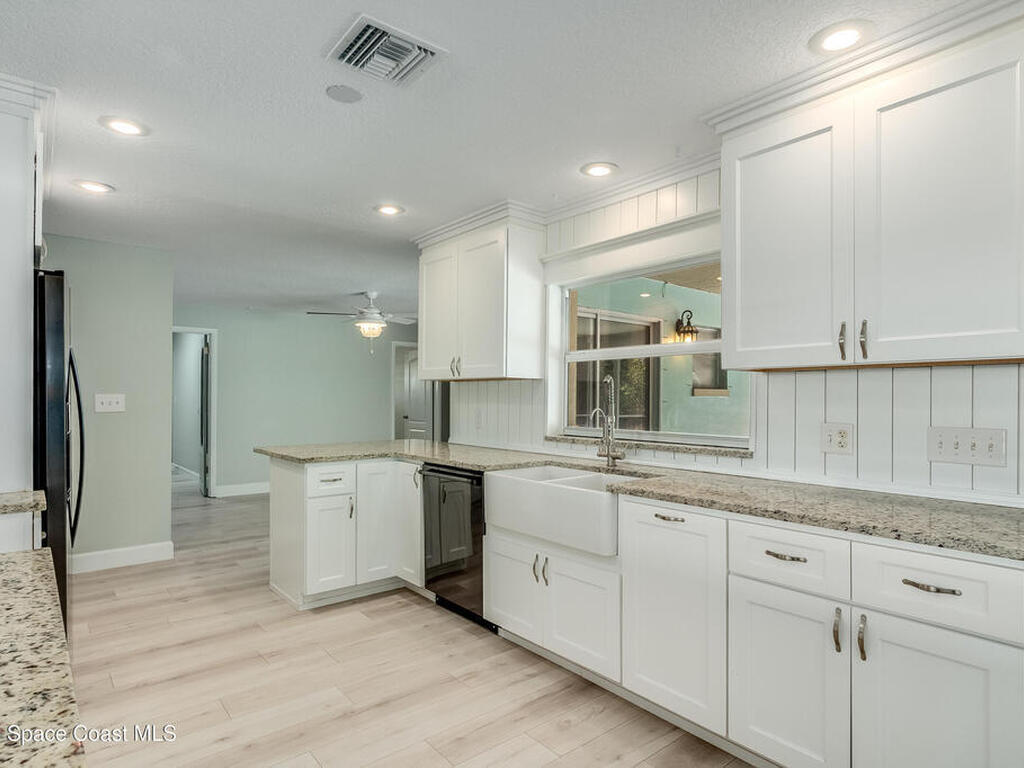 290 S Robert Way, Satellite Beach, FL 32937
