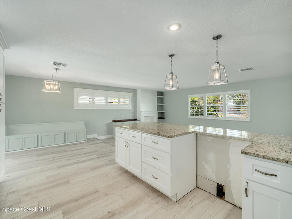 290 S Robert Way, Satellite Beach, FL 32937