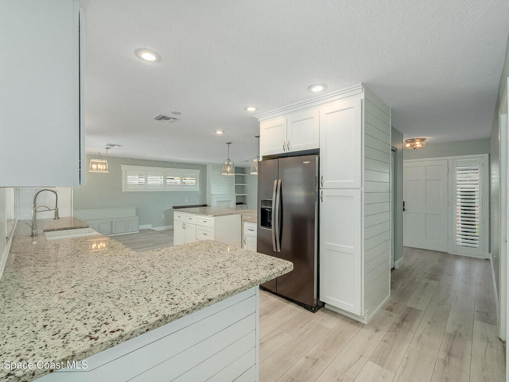 290 S Robert Way, Satellite Beach, FL 32937