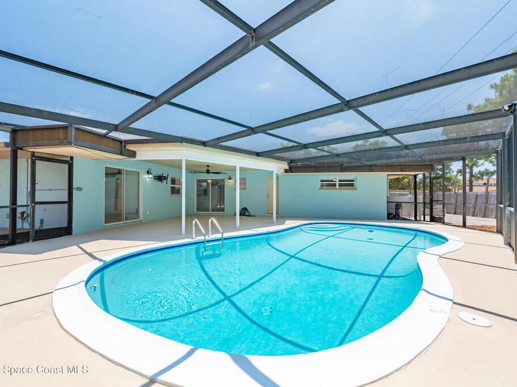 290 S Robert Way, Satellite Beach, FL 32937