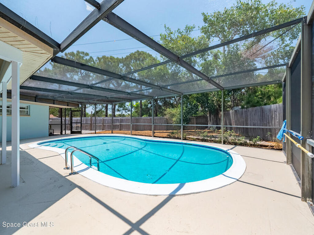 290 S Robert Way, Satellite Beach, FL 32937