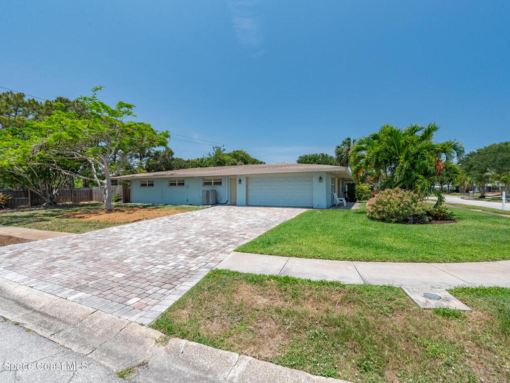 290 S Robert Way, Satellite Beach, FL 32937
