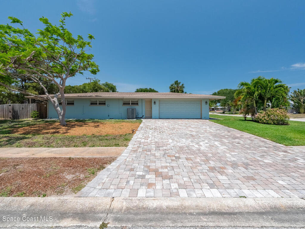 290 S Robert Way, Satellite Beach, FL 32937