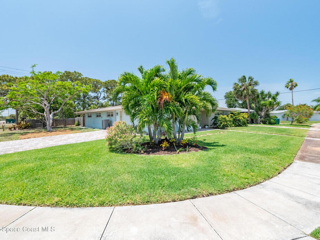290 S Robert Way, Satellite Beach, FL 32937