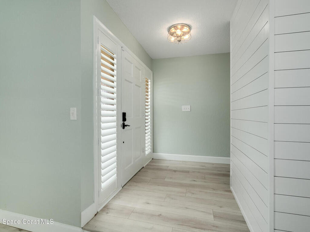 290 S Robert Way, Satellite Beach, FL 32937