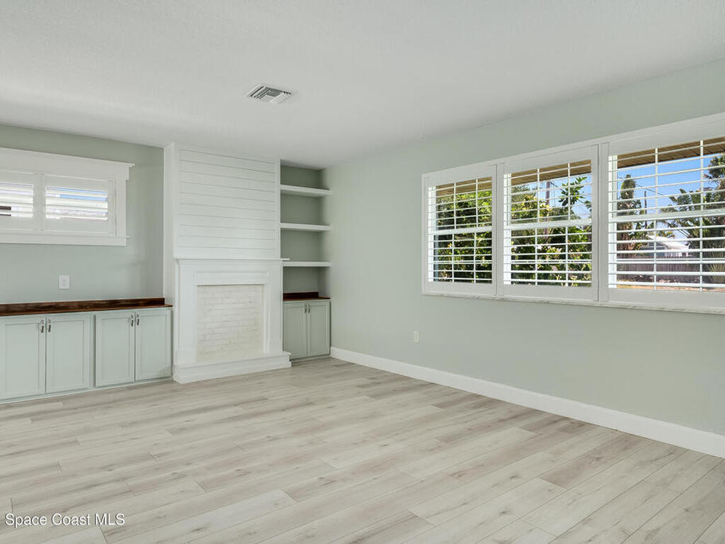 290 S Robert Way, Satellite Beach, FL 32937