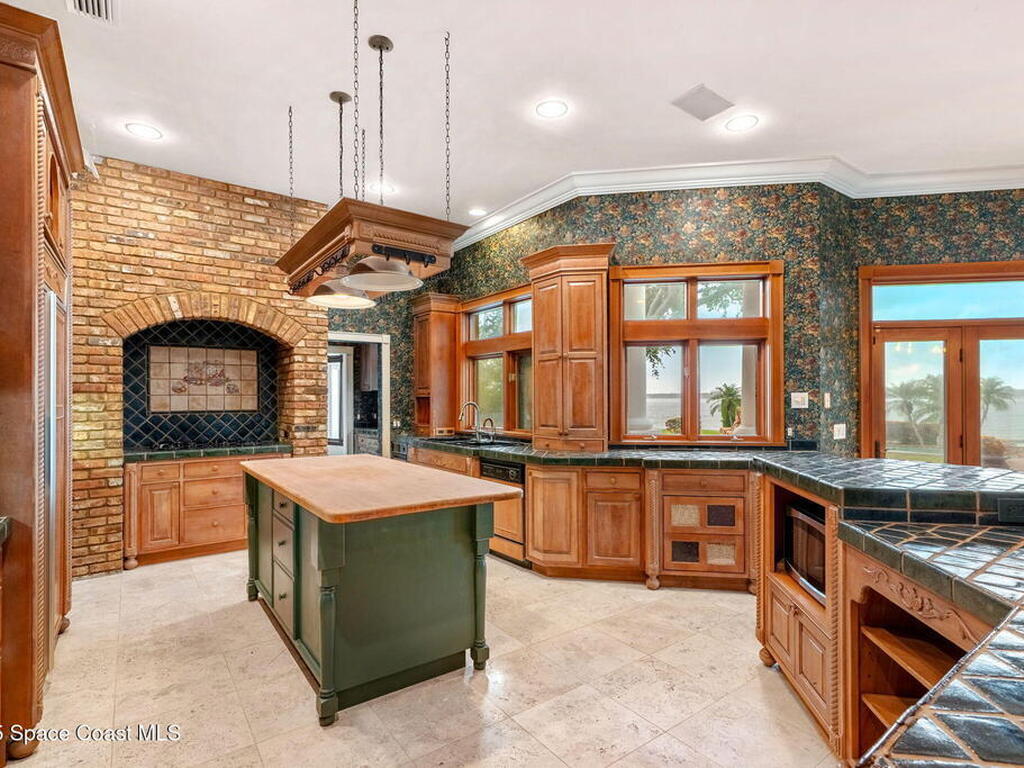 245 Stewart Drive, Merritt Island, FL 32952