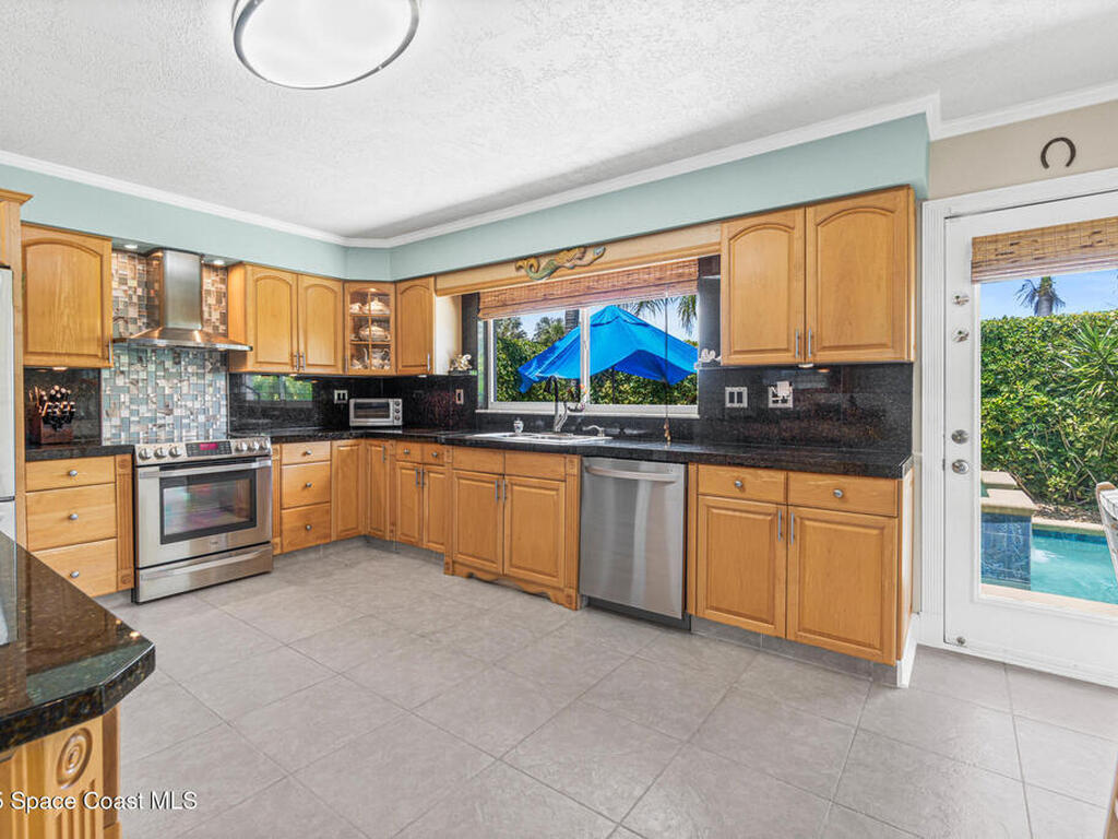 190 Harwood Avenue, Satellite Beach, FL 32937