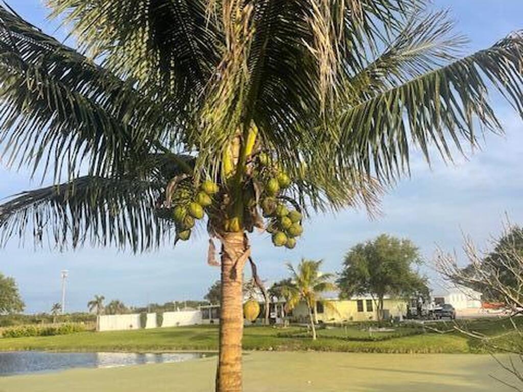 2945 70th Place, Vero Beach, FL 32967