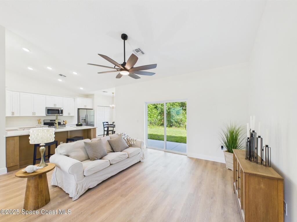 8126 97th Avenue, Vero Beach, FL 32967