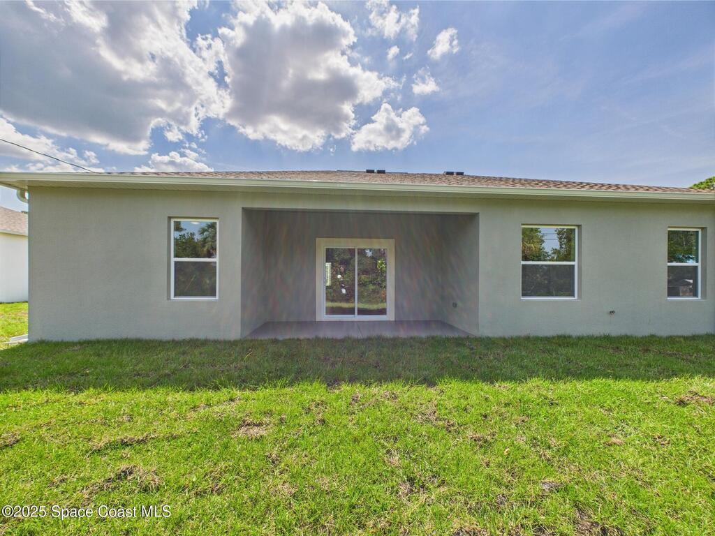 8126 97th Avenue, Vero Beach, FL 32967