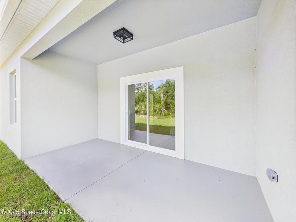 8126 97th Avenue, Vero Beach, FL 32967
