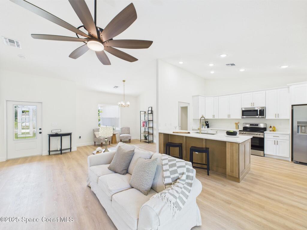 8126 97th Avenue, Vero Beach, FL 32967