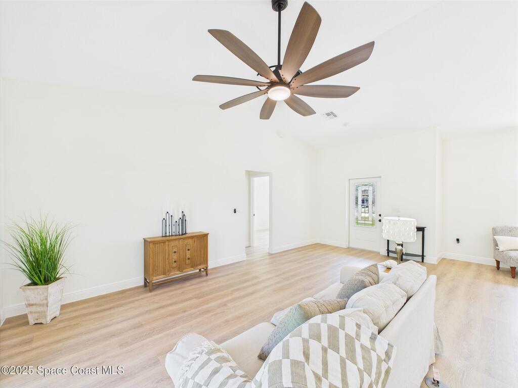 8126 97th Avenue, Vero Beach, FL 32967