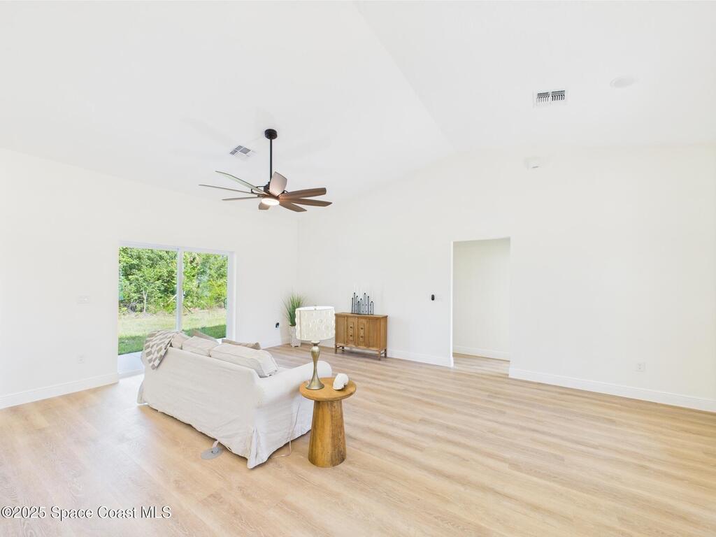 8126 97th Avenue, Vero Beach, FL 32967