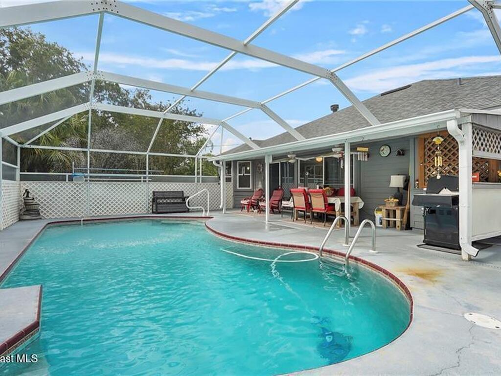 8516 99th Court, Vero Beach, FL 32967