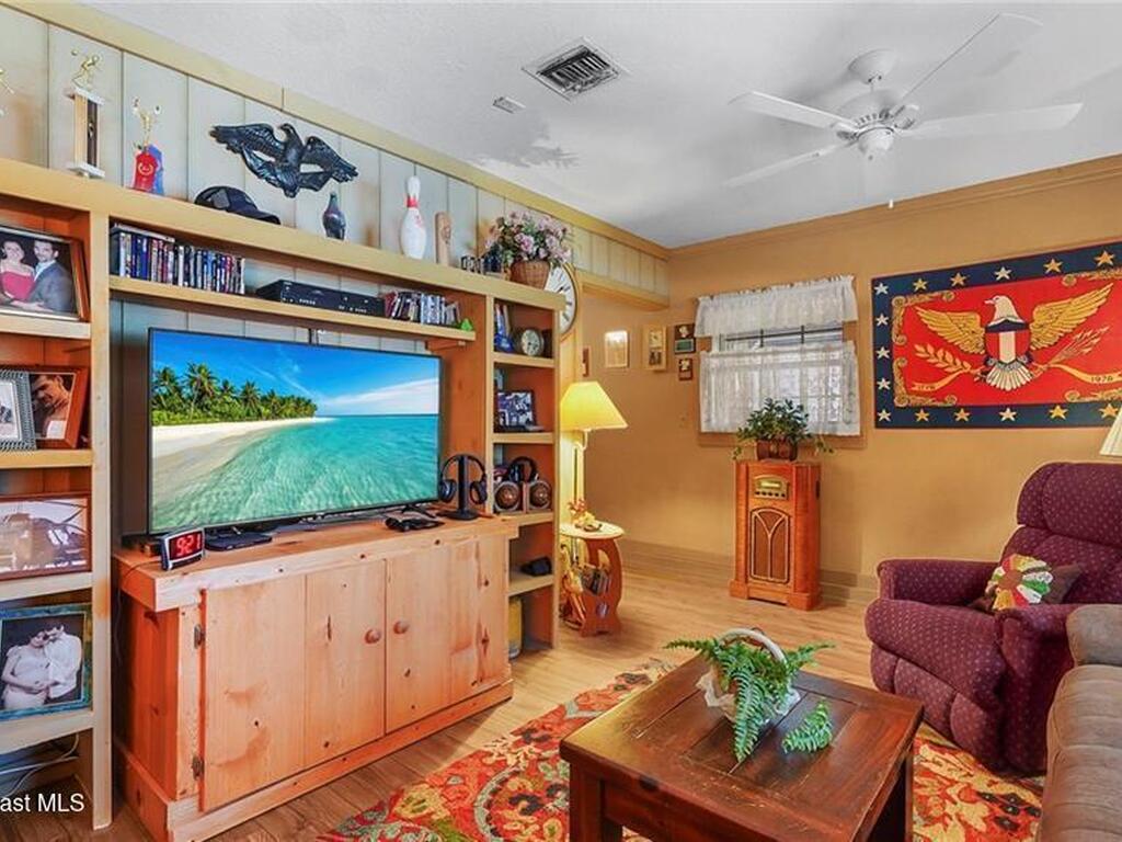 8516 99th Court, Vero Beach, FL 32967
