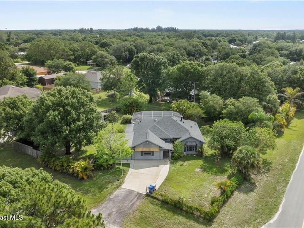 8516 99th Court, Vero Beach, FL 32967