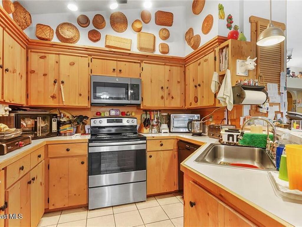 8516 99th Court, Vero Beach, FL 32967