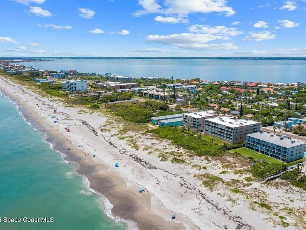 1527 S Atlantic Avenue, Cocoa Beach, FL 32931