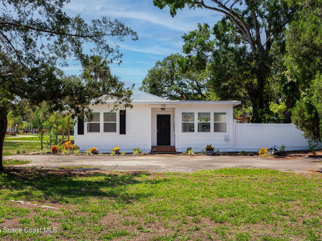 1208 Indian River Avenue, Titusville, FL 32780